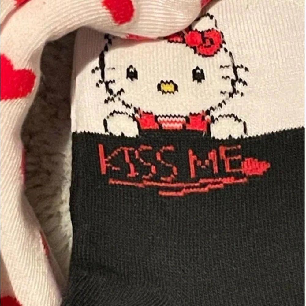 Hello Kitty Socks - Picture 3 of 7